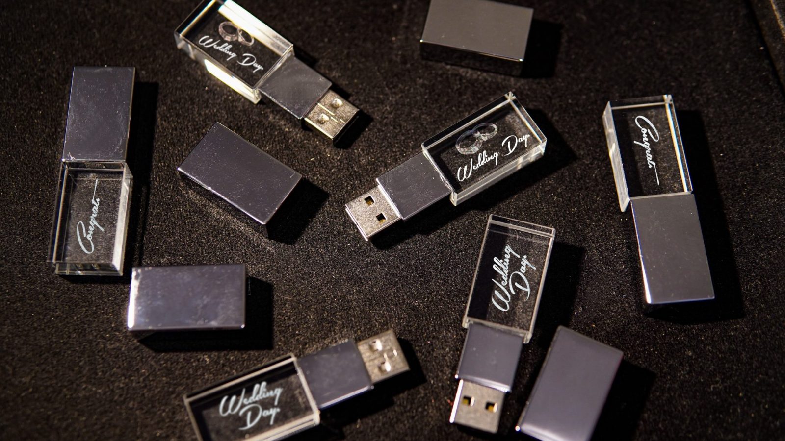 CRYSTAL LASER FLASH DRIVE | สลักรูป+ข้อความบน ” แฟลช ไดร์ฟคริสตัล 4K ...